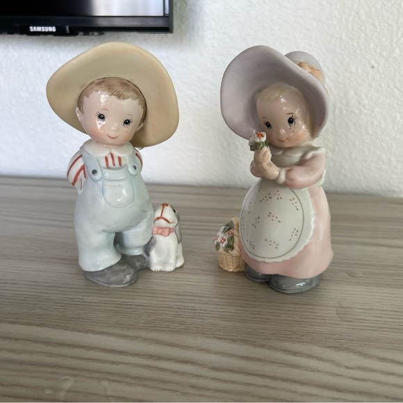 Two Adorable Porcelain Kid Figurines - Picture 1 of 7